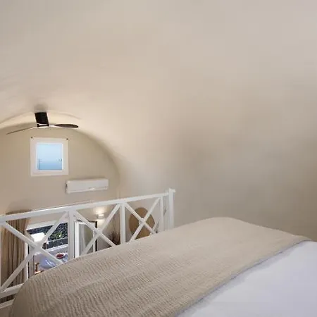 The Noverian Bios Santorini 5*