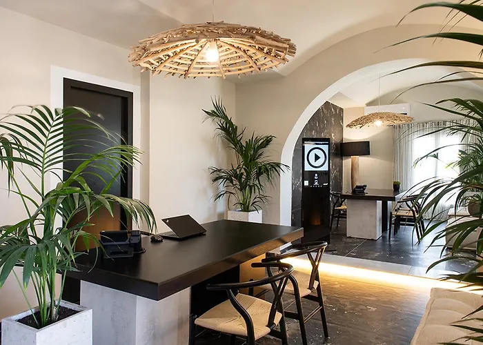 Hotel The Noverian Bios Santorini Fira (Santorini)