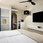 호텔 The Noverian Bios Santorini 5*
