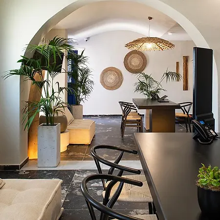 מלון The Noverian Bios Santorini 5*