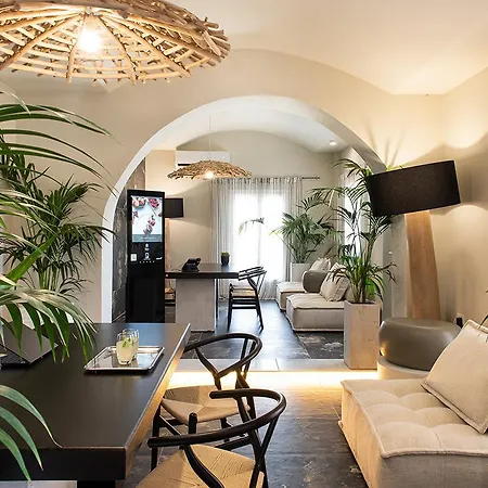 The Noverian Bios Santorini מלון