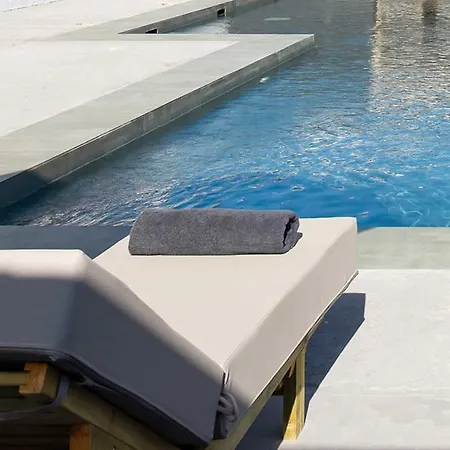 The Noverian Bios Santorini מלון