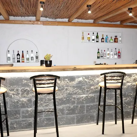 The Noverian Bios Santorini מלון 5*