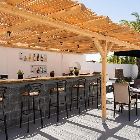 The Noverian Bios Santorini סנטוריני